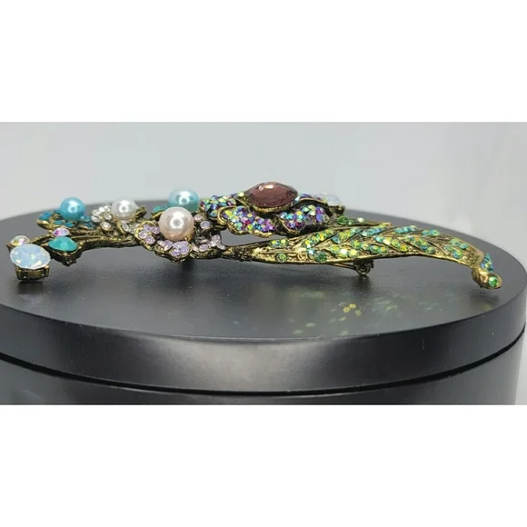 Vintage Look Crystal Embellished Floral Spray Brooch - Picture 11 of 12